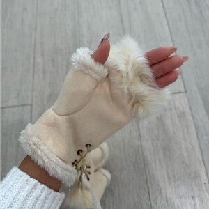 Cream Fingerless Gloves with Faux Fur Trim